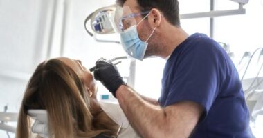 Egyre többen saját maguknak húzzák ki a fogukat Angliában