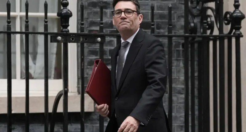 "Itt az ideje, hogy megvitassuk a Nagy-Britannia és az EU közti szabad mozgás újraindítását" - a brit miniszterelnök rendkívüli kijelentése