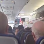 Káosz, rendőrök és másfél órás késés a Wizz Air londoni járatán – az egyik utast vádolták tévesen, hogy ellopta egy reptéri alkalmazott telefonját