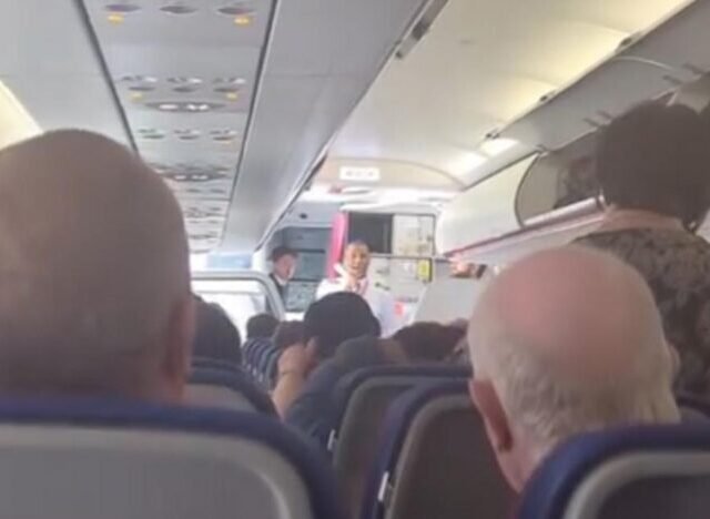 Káosz, rendőrök és másfél órás késés a Wizz Air londoni járatán – az egyik utast vádolták tévesen, hogy ellopta egy reptéri alkalmazott telefonját