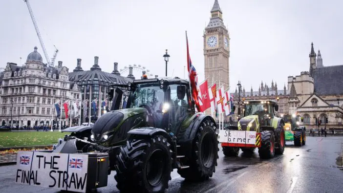 Hatalmas gazdatüntetés Londonban: traktorokkal szállták meg a belvárost