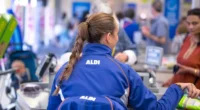 Újabb fizetésemelést jelentett be az Aldi – szeptembertől még tovább emelik a minimál órabért az Egyesült Királyságban