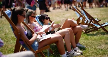 Elképesztő hőség jön ma Angliában: az ország egyes részein 35C lesz és kettes fokozatú hőségriadó van érvényben