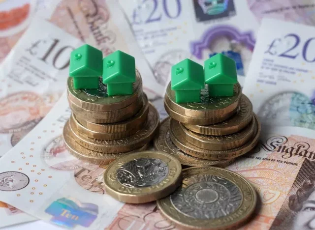 Történelmi fordulat az albérlet árak terén: először csökkentek a lakbérek Nagy-Britanniában