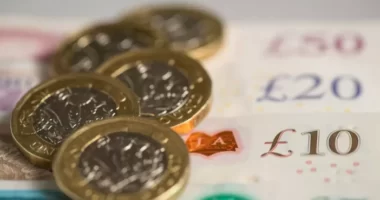  Újra növekedésnek indult a brit gazdaság, rekordsebességgel emelkedtek a bérek