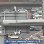 Súlyos baleset az M23-as autópályán Gatwick közelében – több autó és egy kamion ütközött