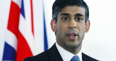 Az Egyesült Királyság háztartásai 1500 GBP-os „gyermektámogatási bónuszt” kaphatnak a HMRC-től