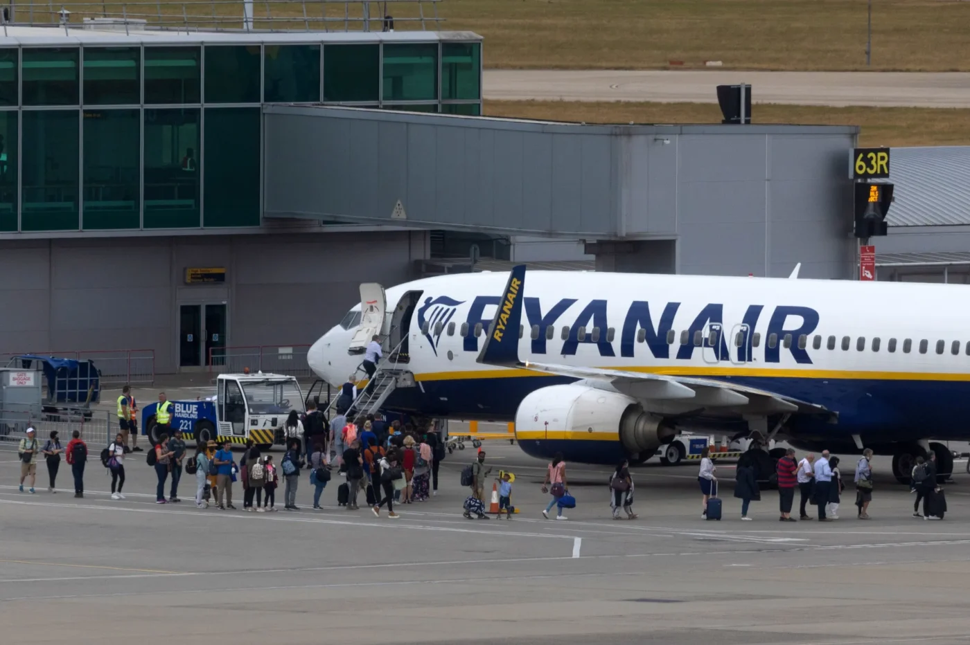12 órás rémálommá vált a Ryanair londoni járatának útja: többen „fellázadtak” a gépen, két kényszerleszállás és ez még nem a vége