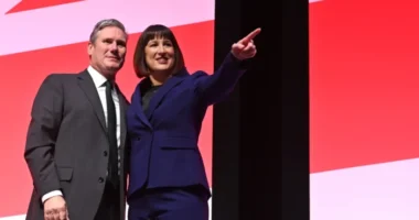 Nagy-Britannia a "lehető legrosszabb forgatókönyv felé halad" - súlyossá válhat a helyzet az országban a költségvetés miatt