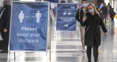 Még keményebb szigorításokat jelent be ma a brit kormány: jön az 5. készültségi szint?