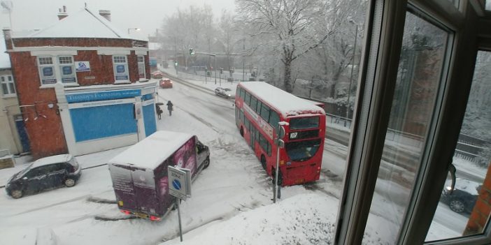 Szakad a hó Londonban és Anglia számos pontján, a közlekedés sok helyen teljesen megbénult 5