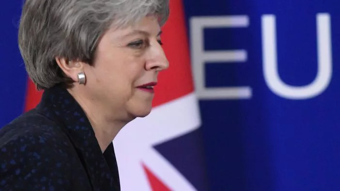 Saját miniszterei tervezik Theresa May eltávolítását a kormány éléről a Brexit miatt 11