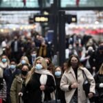 Jönni fog a 4. oltás is Nagy-Britanniában: 114 millió újabb adag vakcinát vásárolt a kormány