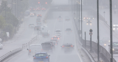 Hatalmas eső jön, az Egyesült Királyság egyes részein félhavi csapadékmennyiség eshet néhány óra alatt