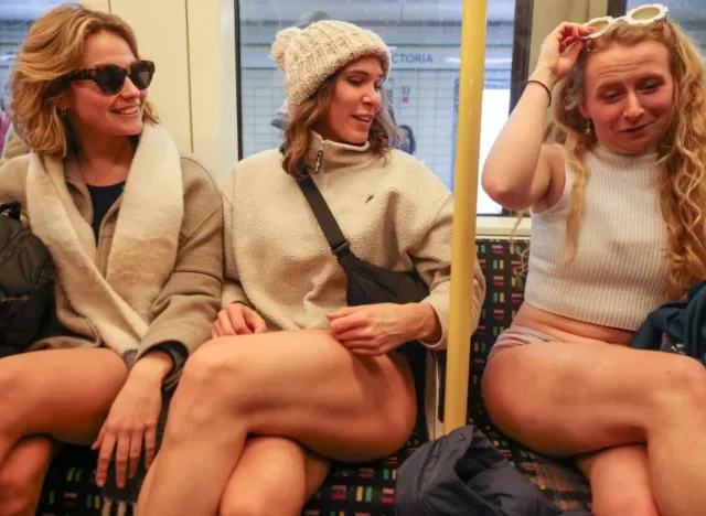 Ilyen volt a „nadrág nélkül metrózás napja” Angliában 2026-ban