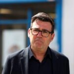 Andy Burnhamet az EU-val való együttműködésre szólítják fel: új terv a kis csónakos átkelések megfékezésére