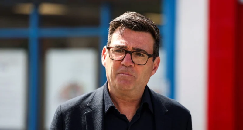 Andy Burnhamet az EU-val való együttműködésre szólítják fel: új terv a kis csónakos átkelések megfékezésére