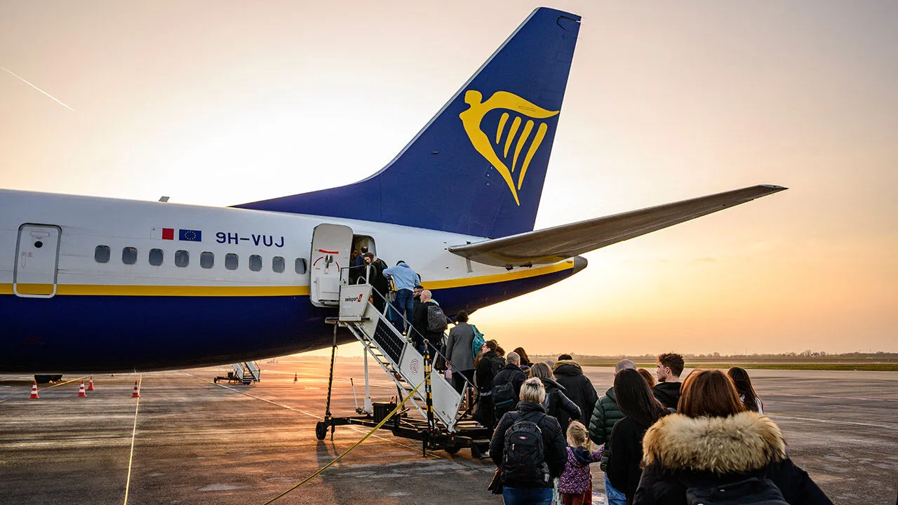 Fontos változások jönnek a Ryanairnél a poggyászok kapcsán, ami rengeteg utast érint ryanair poggyász 2026 november