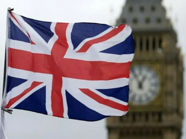 Fontos változás 2026-tól: új belépési ellenőrzések jönnek az Egyesült Királyságba utazó magyaroknak