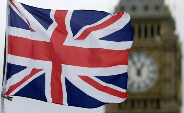 Fontos változás 2026-tól: új belépési ellenőrzések jönnek az Egyesült Királyságba utazó magyaroknak