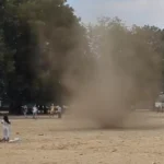 Mini tornádó Londonban: videón, ahogy végigsöpör a Greenwich Parkon és többen menekülnek