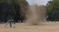 Mini tornádó Londonban: videón, ahogy végigsöpör a Greenwich Parkon és többen menekülnek Mini tornádó Londonban: videón, ahogy végigsöpör a Greenwich Parkon és többen menekülnek
