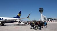 Vagy 50 utas lemaradt a Ryanair londoni járatáról az új határellenőrzési rendszer miatt Vagy 50 utas lemaradt a Ryanair londoni járatáról az új határellenőrzési rendszer miatt