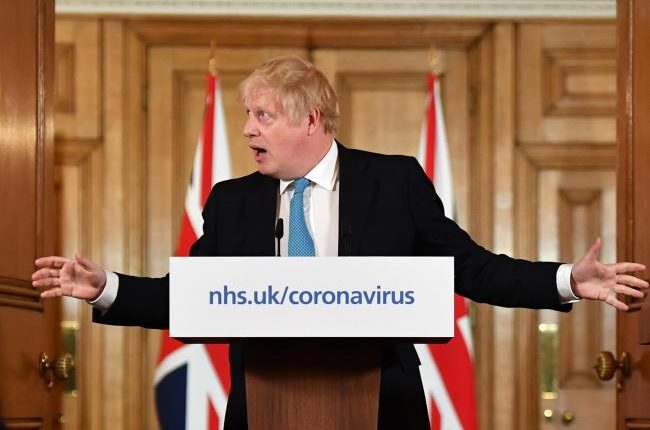 koronavírus brit kormány