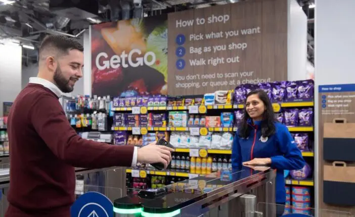 Teljesen új „varázslatos” kasszákat vezet be a Tesco Nagy-Britanniában, amivel egy csomó időt spórol mindenki a vásárlásnál a szupermarketekben