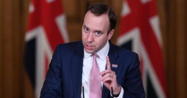 Friss hírek az oltással, külföldi utazással és a karanténnal kapcsolatban Nagy-Britanniában