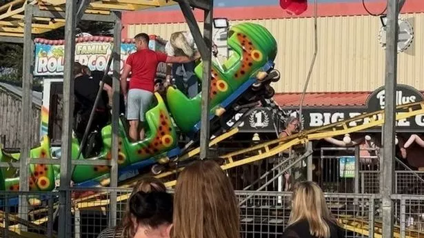 Kisiklott egy hullámvasút Nagy-Britanniában - 13 gyerek sérült meg