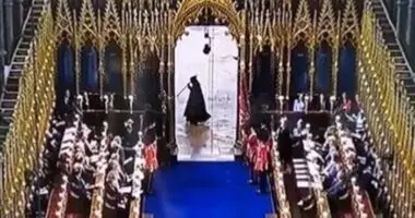 Kiderült, hogy ki volt a „kaszás halál” Károly király koronázási ünnepségén