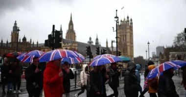 18 órás felhőszakadás következik Angliában, Londonban és az ország déli felén
