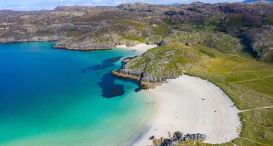 Az Egyesült Királyság 10 legszebb "rejtett gyöngyszem" tengerpartja, ahova mindenképp érdemes ellátogatni a nyáron