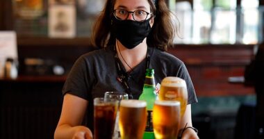 Este 10-től záróra a kocsmáknak és az éttermeknek Angliában