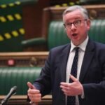 Jó hír az oltási igazolványok belföldi használatát illetően Nagy-Britanniában