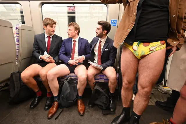 Ilyen a nadrág nélküli metrózás napja Londonban - képekben 3