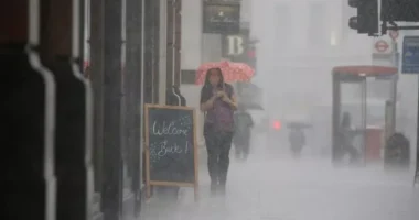 Hiába a felmelegedés, hatalmas eső és viharos erejű szél jön Nagy-Britanniában - itt, van pontosan hol és mikor