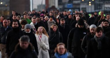 200 cég áll át véglegesen 4 napos munkahétre Nagy-Britanniában úgy, hogy a dolgozók fizetése nem csökken