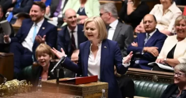 Hivatalos! A brit miniszterelnök mai nagy bejelentése a lakosság megsegítésere