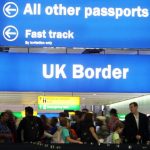 Mostantól mindenki bevándorlási státuszát ellenőrizni és jelenteni fogják a bankok Nagy-Britanniában