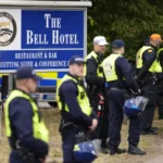 Az Epping-i migránshotel ügyében a Belügyminisztérium nyerte a fellebbezést – maradhatnak a migránsok, újabb erőszakos tüntetések jöhetnek