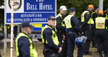 Az Epping-i migránshotel ügyében a Belügyminisztérium nyerte a fellebbezést - maradhatnak a migránsok, újabb erőszakos tüntetések jöhetnek