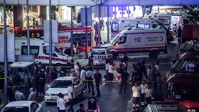 476775-istanbul-airport-attack-afp