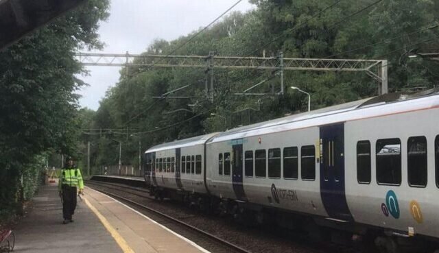 Tragédia Manchester közelében: két 16 éves fiú halt meg a vasúti síneken