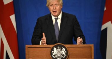 Ez a nap is eljött: mától feloldják a korlátozásokat Nagy-Britanniában