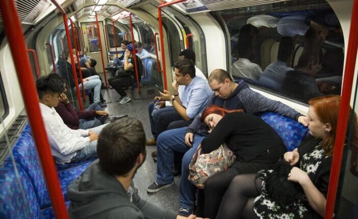 Újabb pofon London lakosságának, és a vendéglátóiparnak: még jó darabig nem lesz éjszakai metró 5