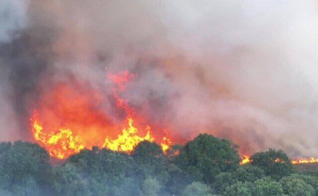 Hatalmas tűzvész pusztít Angliában, Dorsetben: Rendkívüli állapotot hirdettek