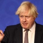 Boris Johnson legfrissebb bejelentése: a katonaságot is bevetik, és januárra mindenki megkaphatja a 3. oltást Angliában