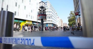 Támadás történt a nyílt utcán London belvárosában a Leicester Square-nél - a két áldozat egy 11 éves lány és egy 34 éves nő